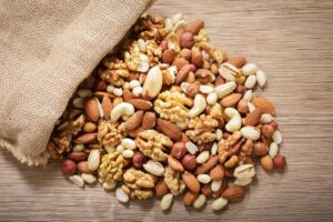 Read more about the article The Best Nuts for Winter: Stay Energized and Cozy with These Nutritious Snacks